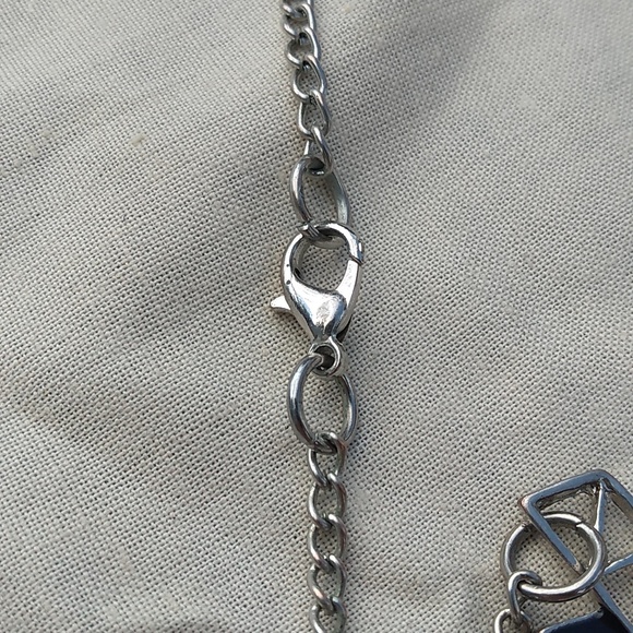 Group of 4 Vintage Necklaces, Various Lengths & Designs, Beads, Pendants… - Picture 9 of 16